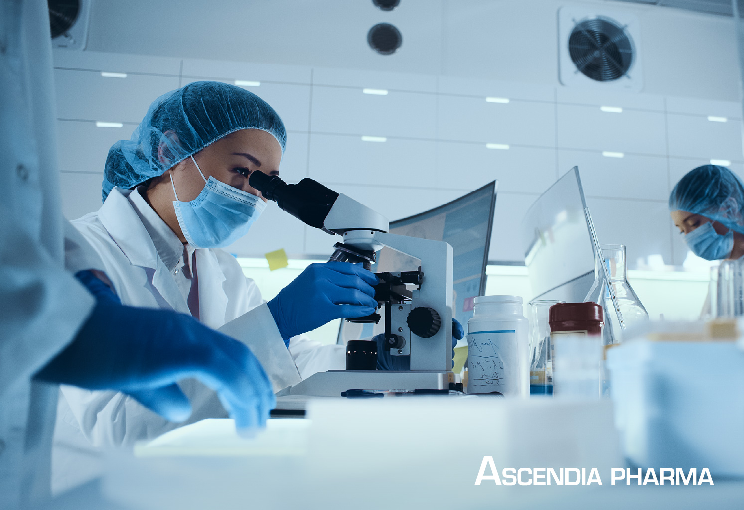 A scientist conducting research at a gene therapy CDMO